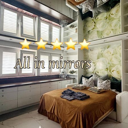 Deluxury Mirror Apartament Centrum Varsovie Extérieur photo
