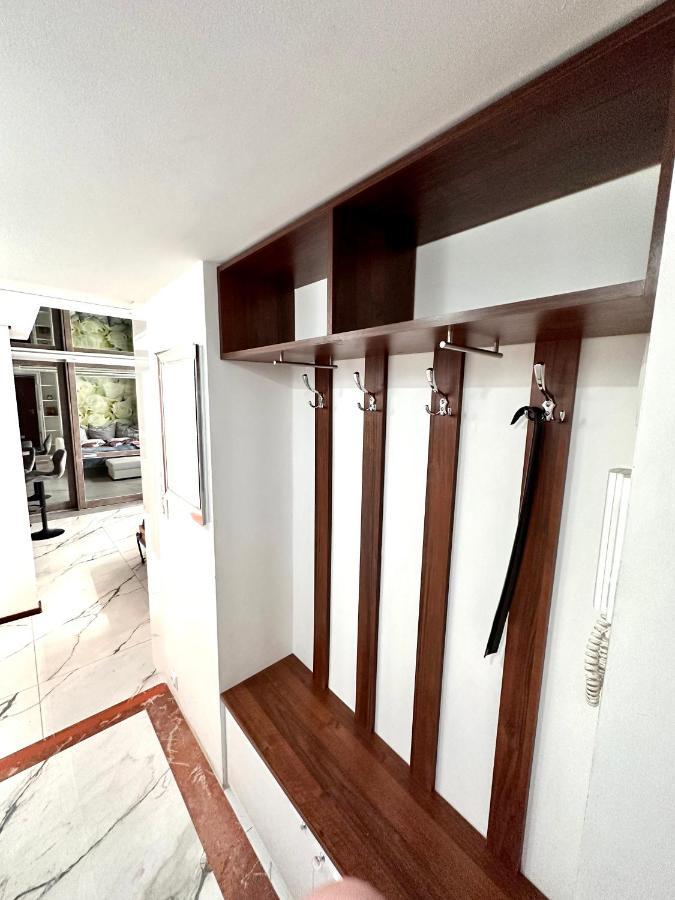 Deluxury Mirror Apartament Centrum Varsovie Extérieur photo